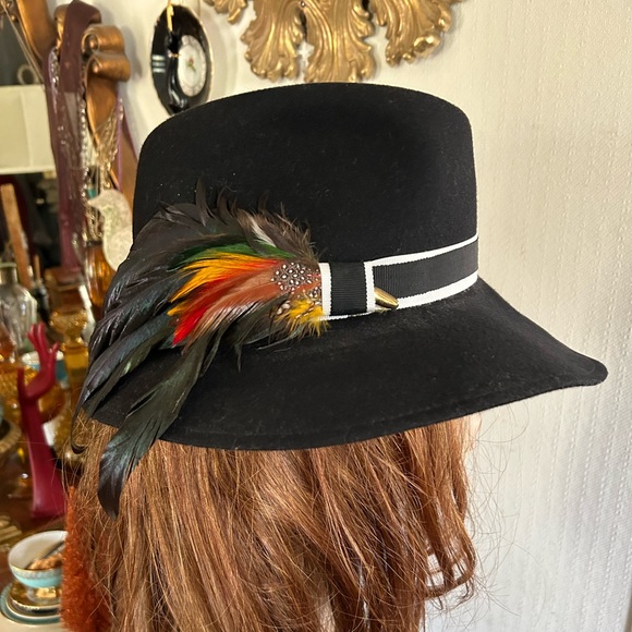 Vintage Black Wool Fedora Hat w Feather Embellishment